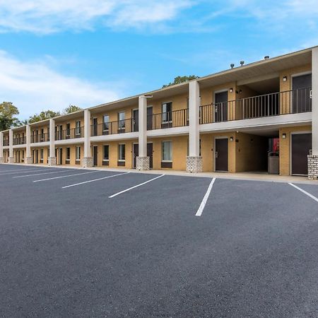 Econo Lodge Cheraw Market Street Buitenkant foto