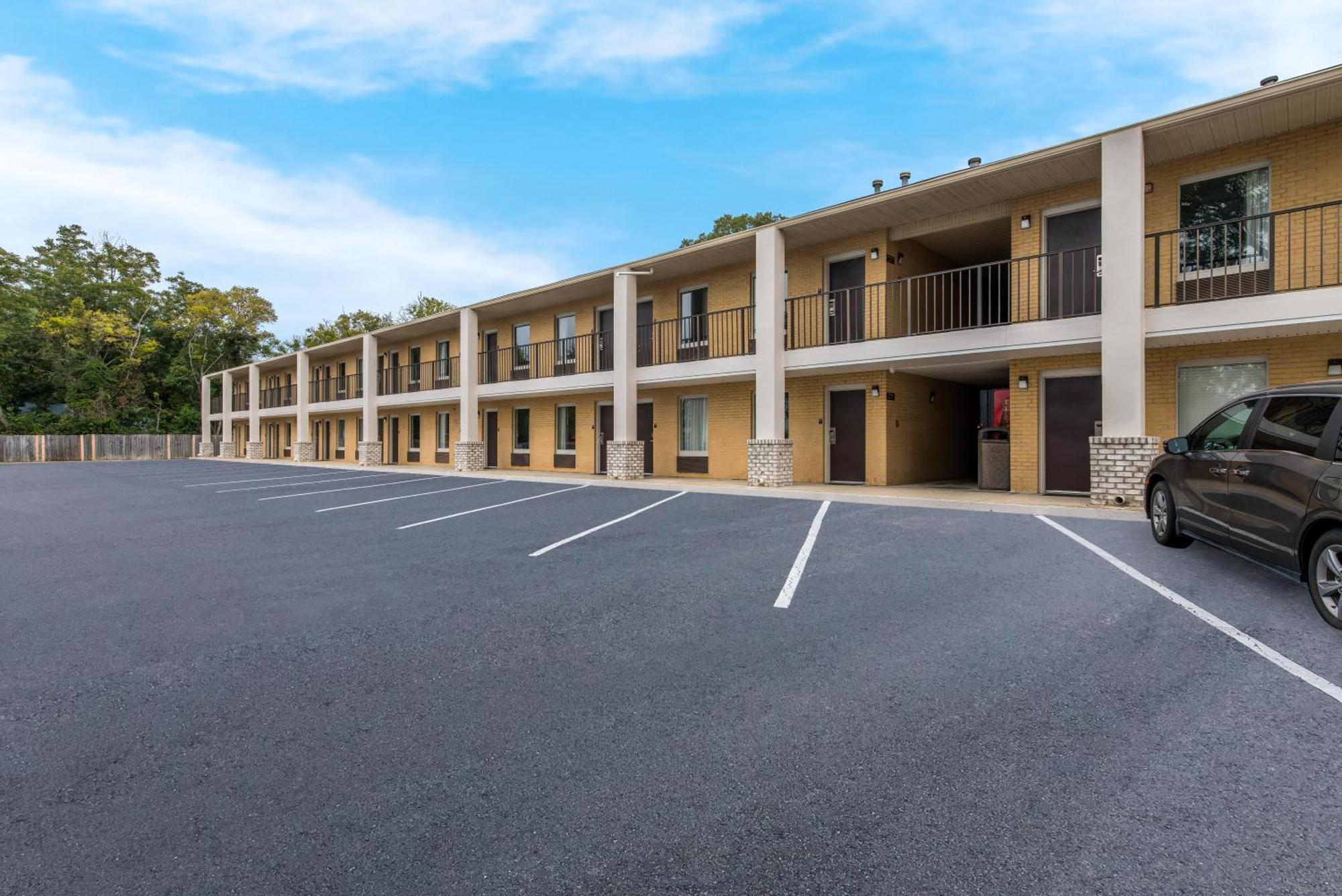 Econo Lodge Cheraw Market Street Buitenkant foto